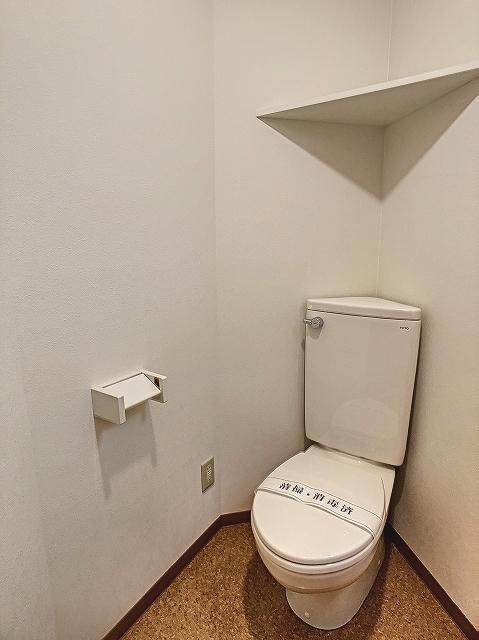 【トイレ】　同タイプ別室写真