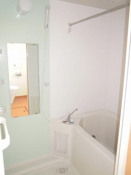 【バス】　浴室乾燥機　同タイプ別室写真