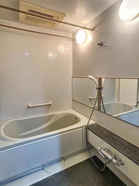 【バス】　浴室乾燥機つき