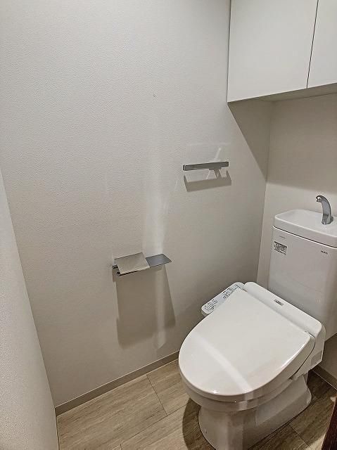 【トイレ】　102号室タイプの写真