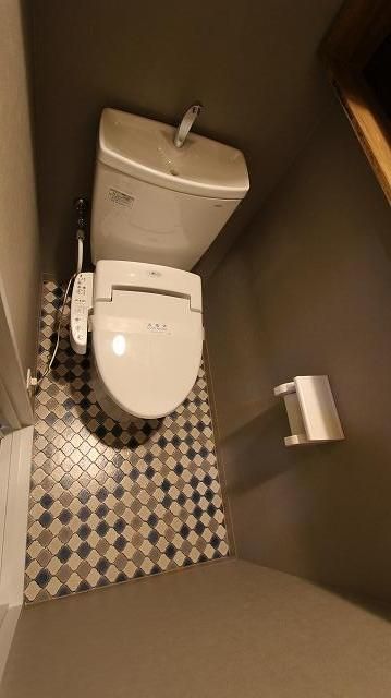 【トイレ】　家具小物等は設備に含みません