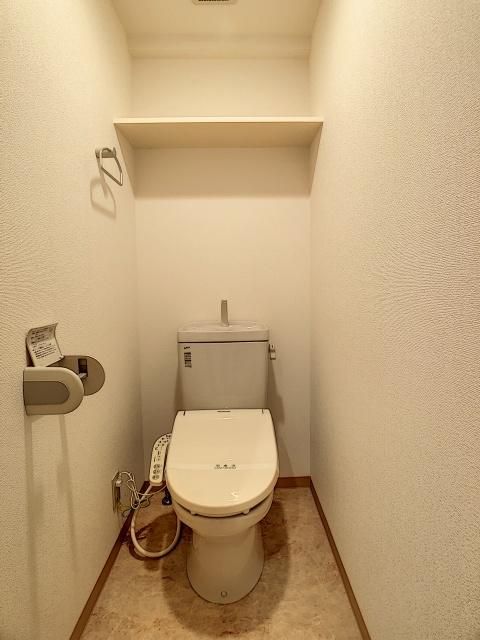 【トイレ】　温水洗浄便座　同タイプ別室写真